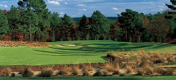 Be wary of the three pot bunkers protecting back-left hole locations.
