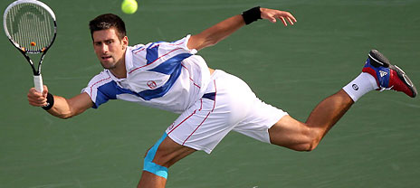 Novak-Djokovic-used-kinesiology-tape-around-his-left-knee