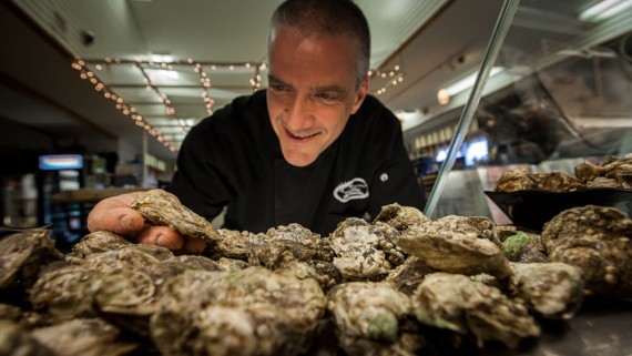 Dan brings his knowledge of oysters and wine to "Wine & Brine," Oysters and Wine 101